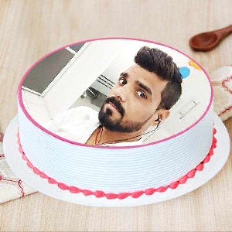 Round Vanilla Photo Cake