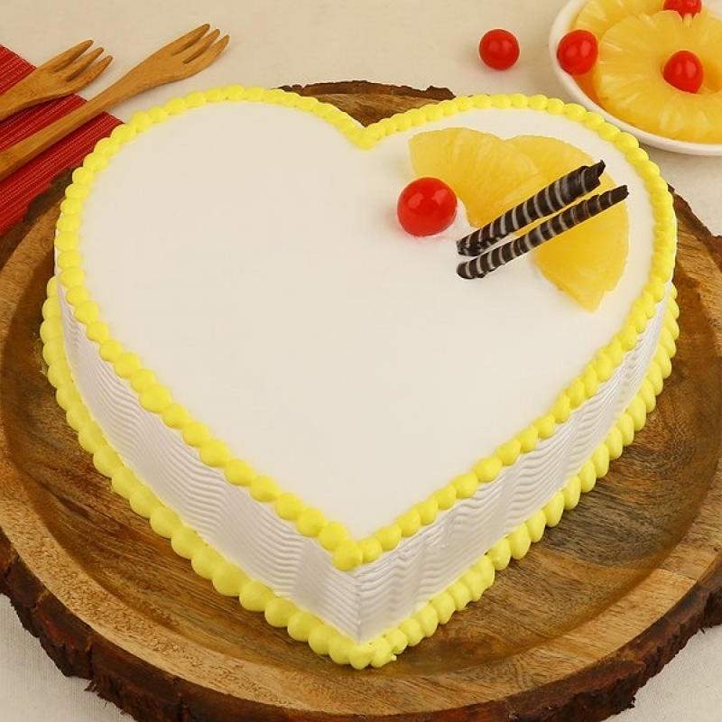Yummylicious Pineapple Heart Cake