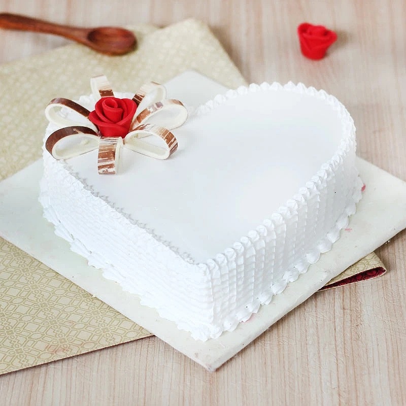 Vanilla Heartiest Cake