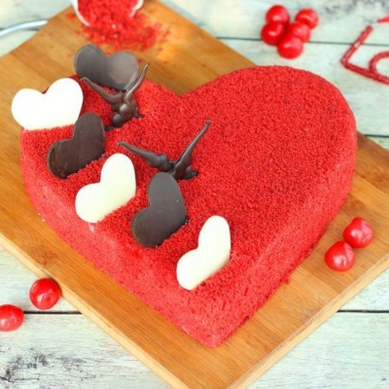 Cute Red Heart Cake