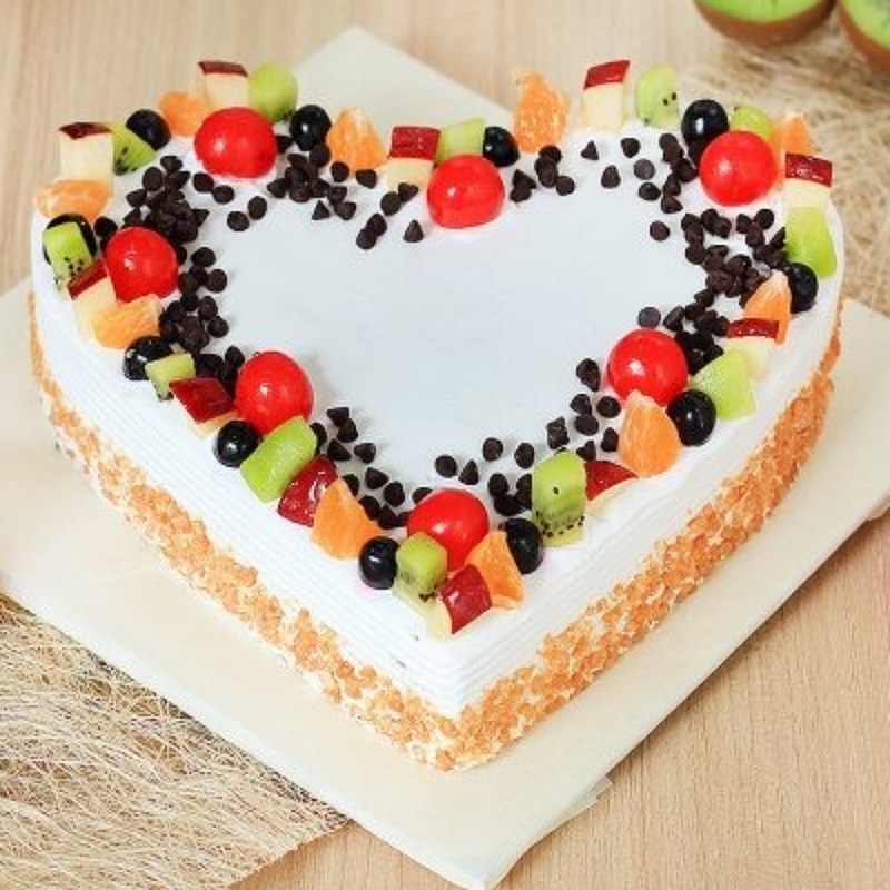 Luscious Vanilla Fruit Cake