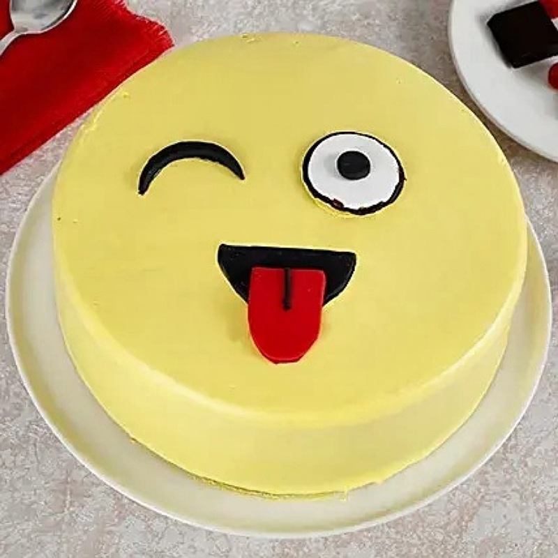 Wink Emoji Cake