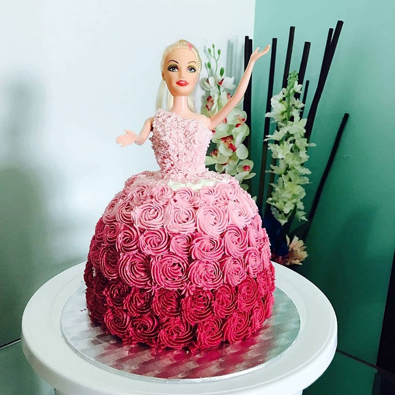 Fashionista Barbie - Decorated Cake by Gauri Kekre - CakesDecor