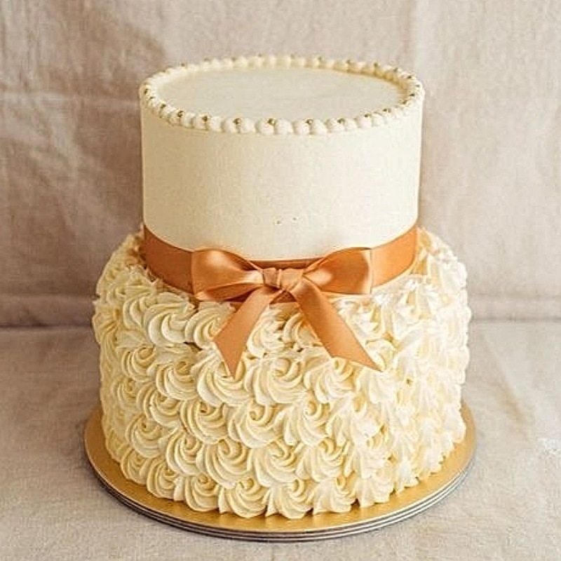 Elegant Rosette Cake