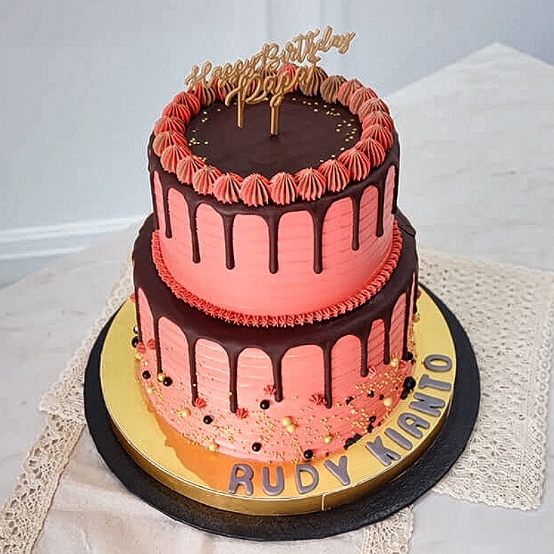 2-Tier Fantastic Birthday Cake
