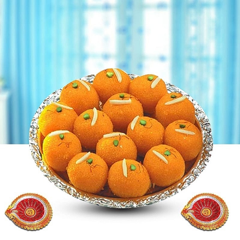 Motichoor Ladoo & Diyas