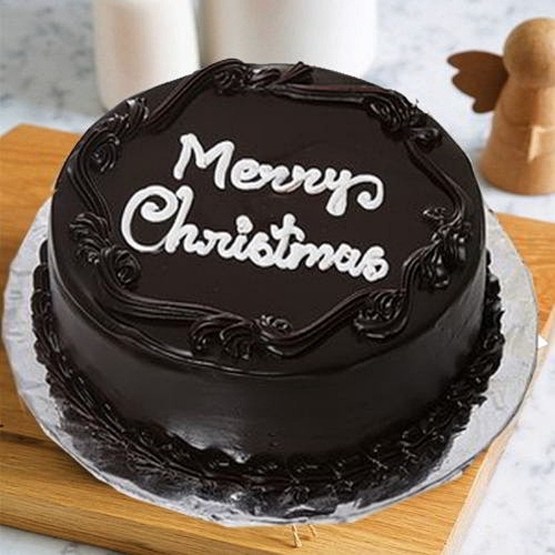 Christmas Chocolate Cream Cake
