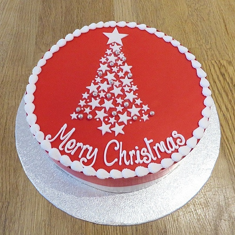 Christmas Strawberry Cake