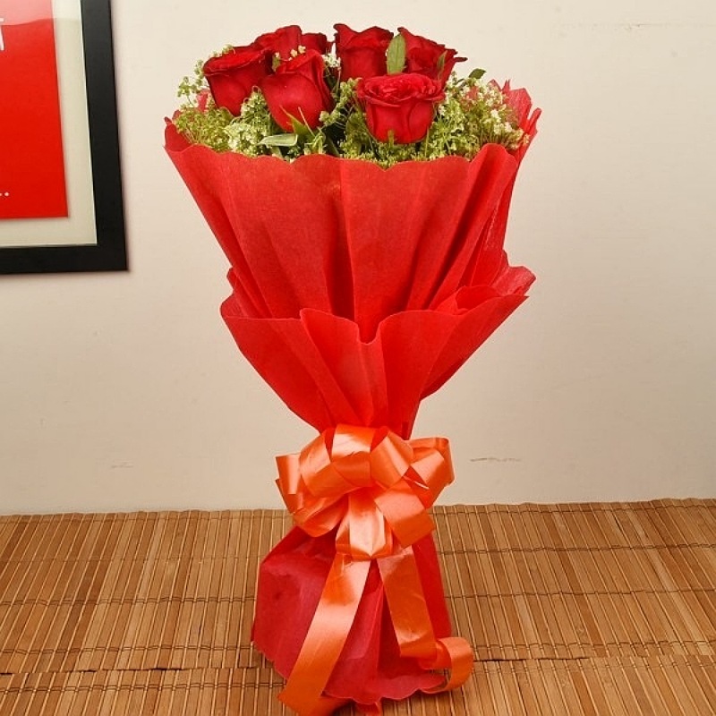 Blooming Red Roses New Year Gifts