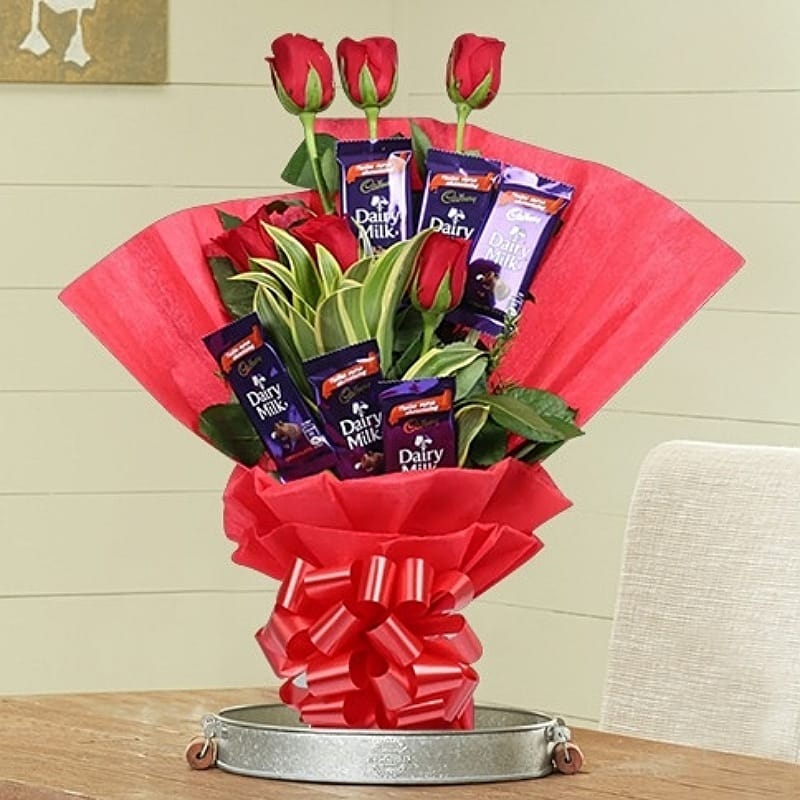 Red Roses Chocolate Bunch