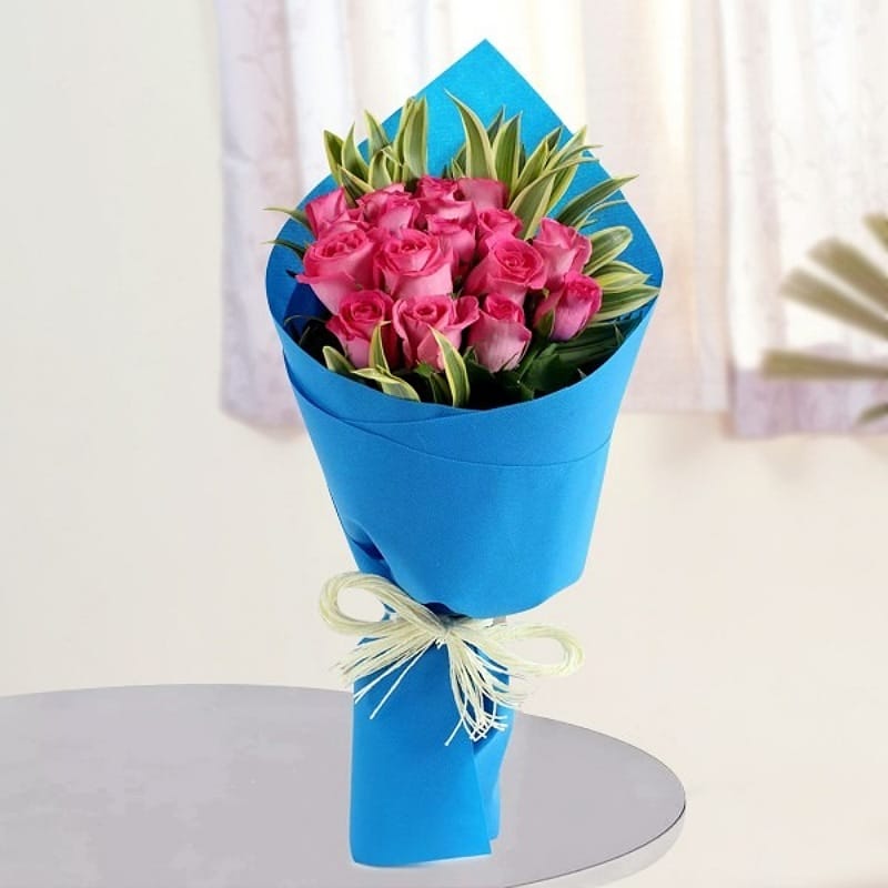 Enticing Bouquet Valentine's Gift