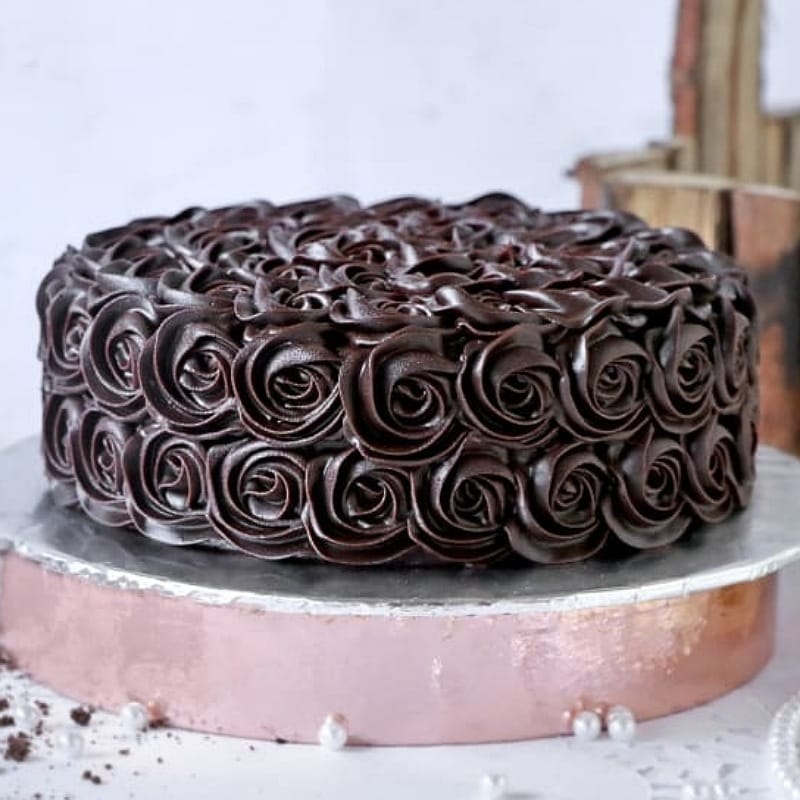 Truffle Rose Cream Cake