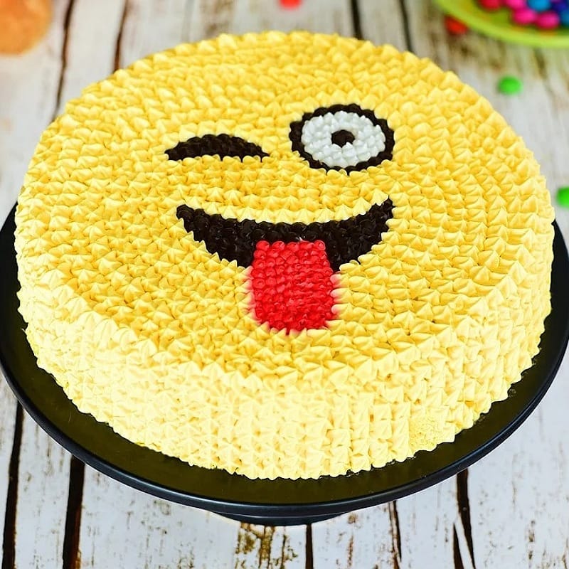 Zany Face Emoji Cake