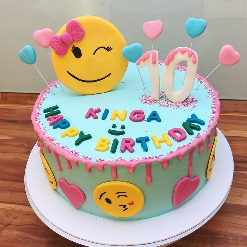 Order The Emoji Movie Birthday Cake 1 Kg Online at Best Price, Free  Delivery|IGP Cakes