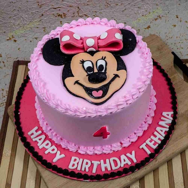 Adorable Minnie Mouse Cake