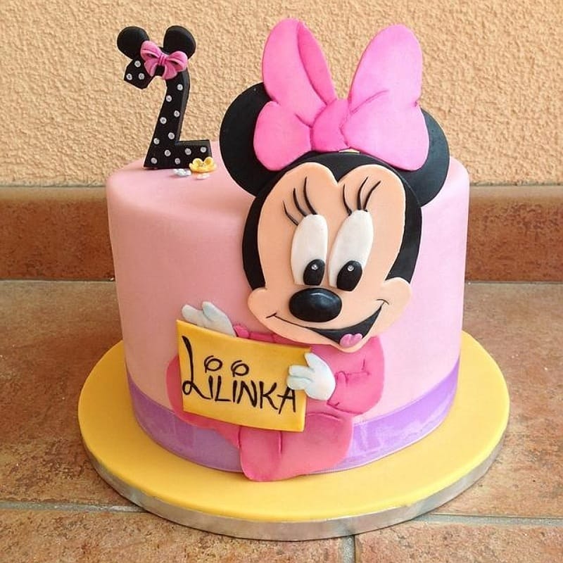 Pretty Minnie Mouse Theme Cake
