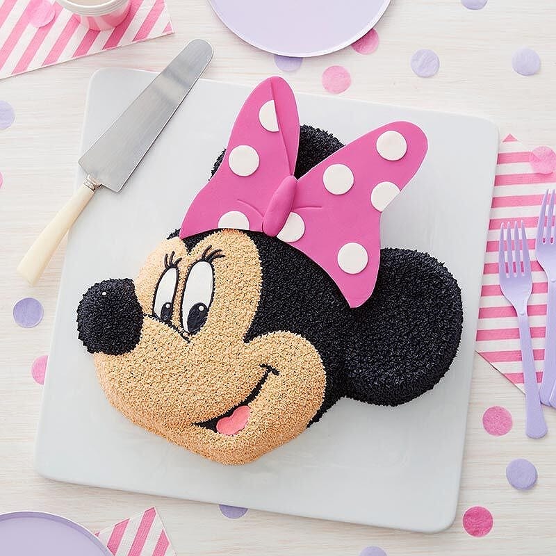 Majestic Minnie Mouse Theme Cake