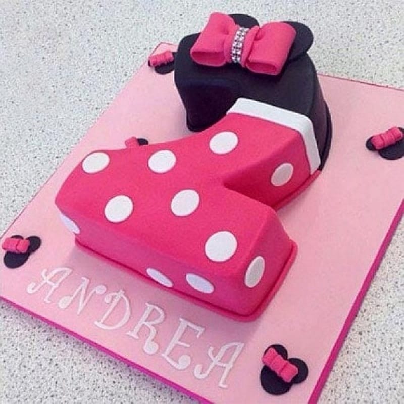 Minnie Love Cake