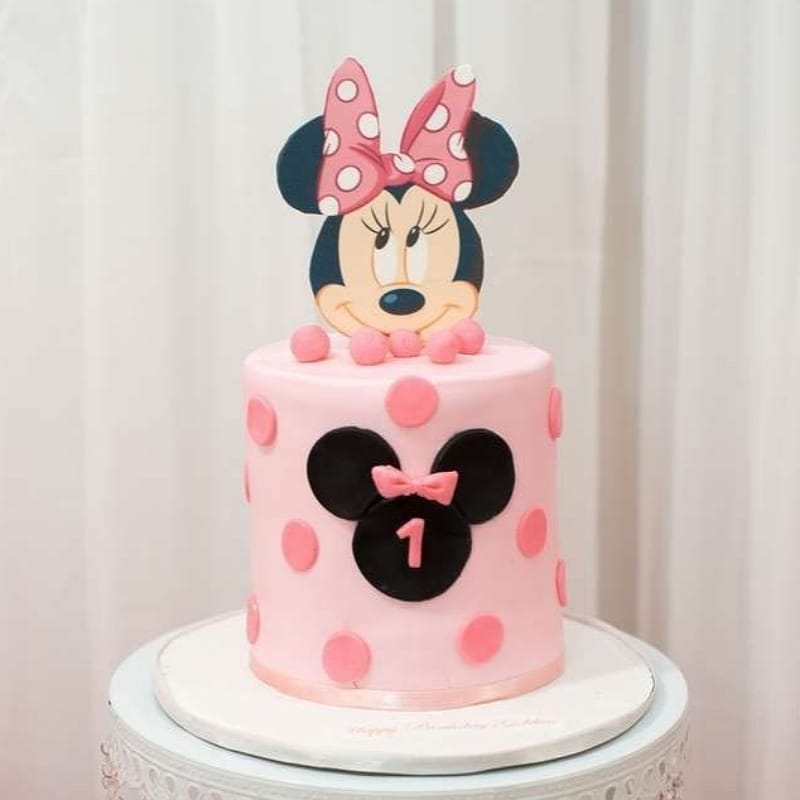 Elegant Minnie Mouse Theme Cake