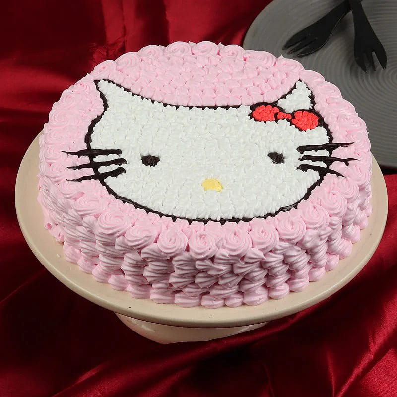 Hello Kitty Cream Cake